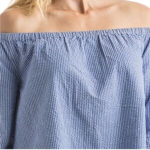 Vineyard vines women’s size 0 Blue Striped Searsucker Off-Shoulder Top